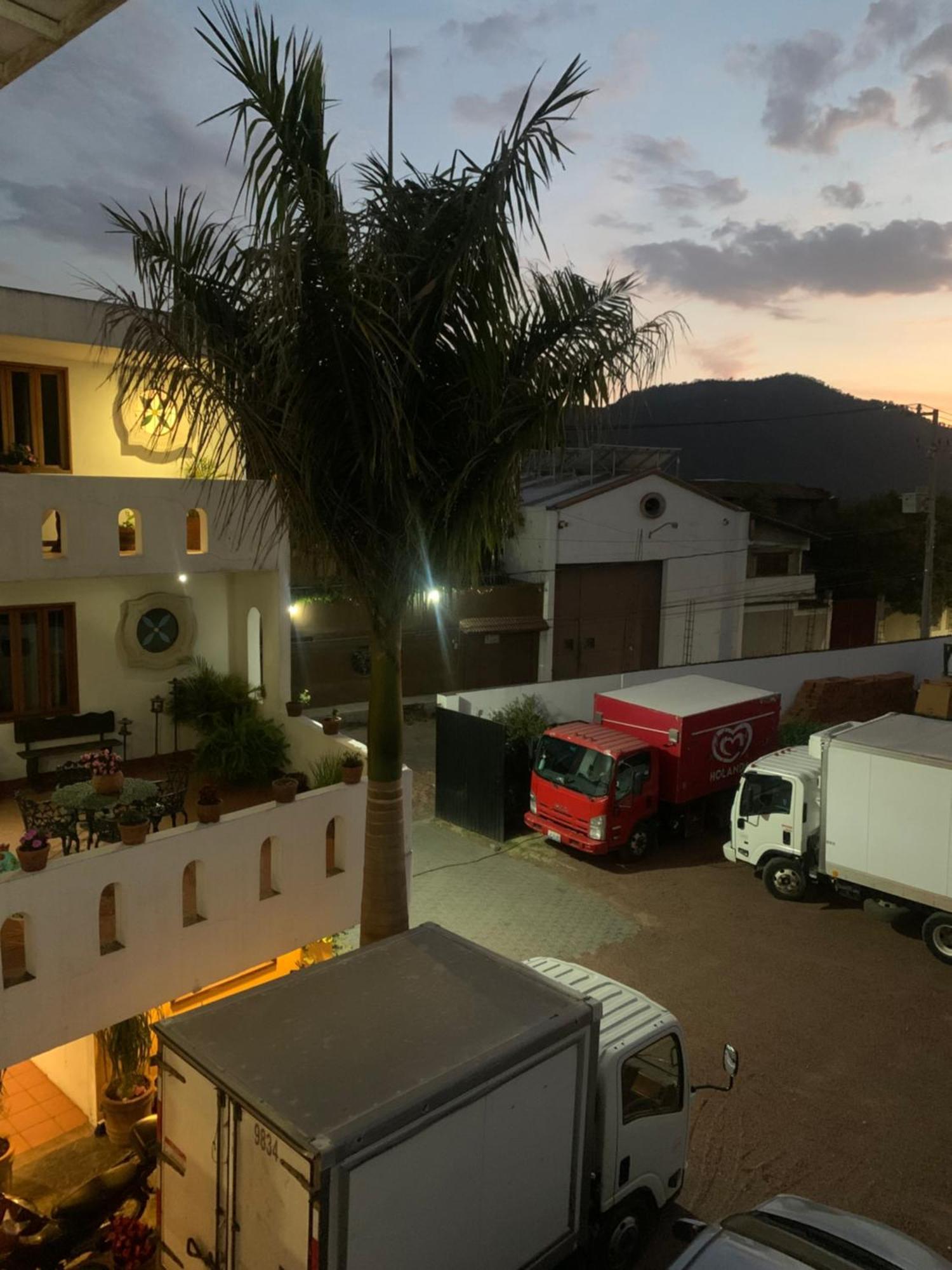 Mirador Del Lago Patzcuaro Exterior photo